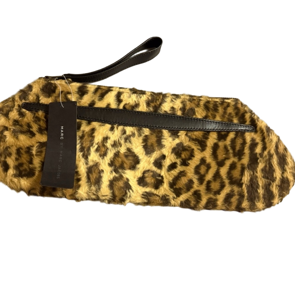 MARC JACOBS RARE WRISTLET NWT
